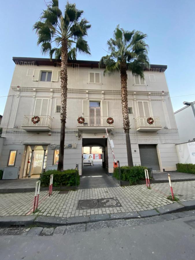 Nobile Dimora Apartment Napoli Bagian luar foto